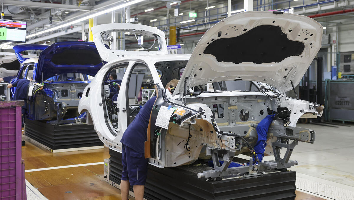 Ifo-Umfrage: Materialmangel in deutscher Industrie geht zurück – doch Entwarnung bleibt riskant