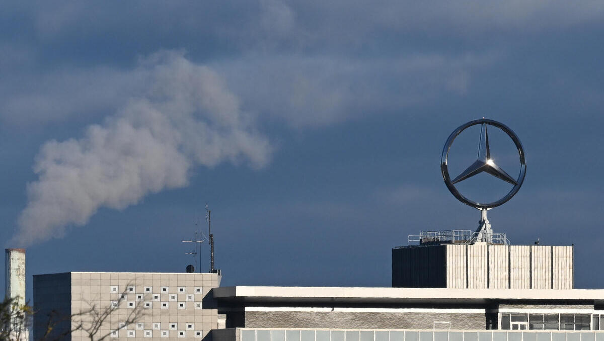 Mercedes-Benz-Aktie trotzt Gewinneinbruch: Anleger reagieren positiv auf Quartalszahlen Mercedes-Benz-Aktie trotzt Gewinneinbruch: Anleger reagieren positiv auf Quartalszahlen