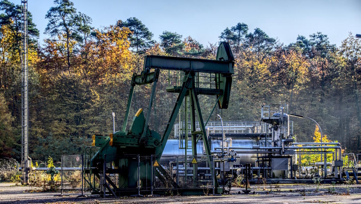 Ölpreis aktuell: Nahost-Konflikt treibt Rohölpreis nach oben – Goldman Sachs erhöht Brent-Kursziel