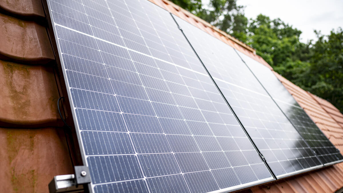 Einspeisevergütung für PV-Strom sinkt: Kein Grund zur Eile