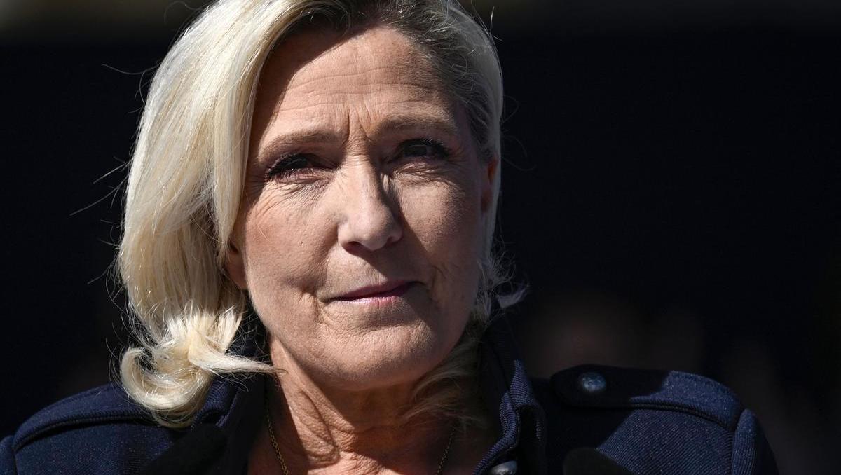 Marine Le Pen plant finanzpolitischen Kurs mit großen Einsparungen: Auf den Straßen wächst die Wut
