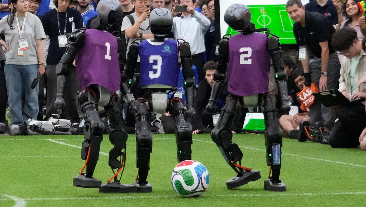 Fußball mit KI: Roboter erzielt Tore gegen Menschen