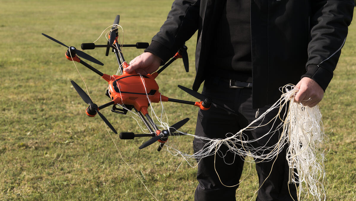 Drohnenabwehr ohne Kollateralschäden: Deutsches Start-up Argus Interception entwickelt neue Soft-Kill-Technologie