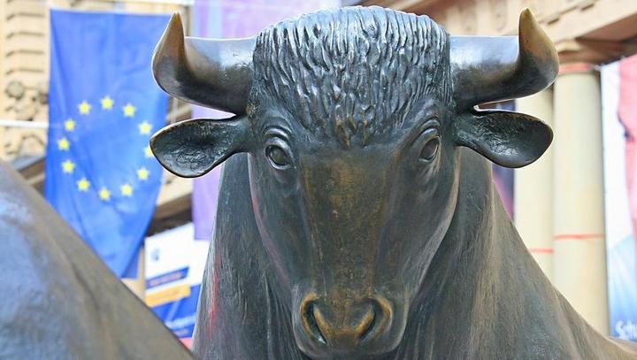 Dax knackt Marke von 15.000 Punkten, doch steigende Zinsen bleiben Risiko
