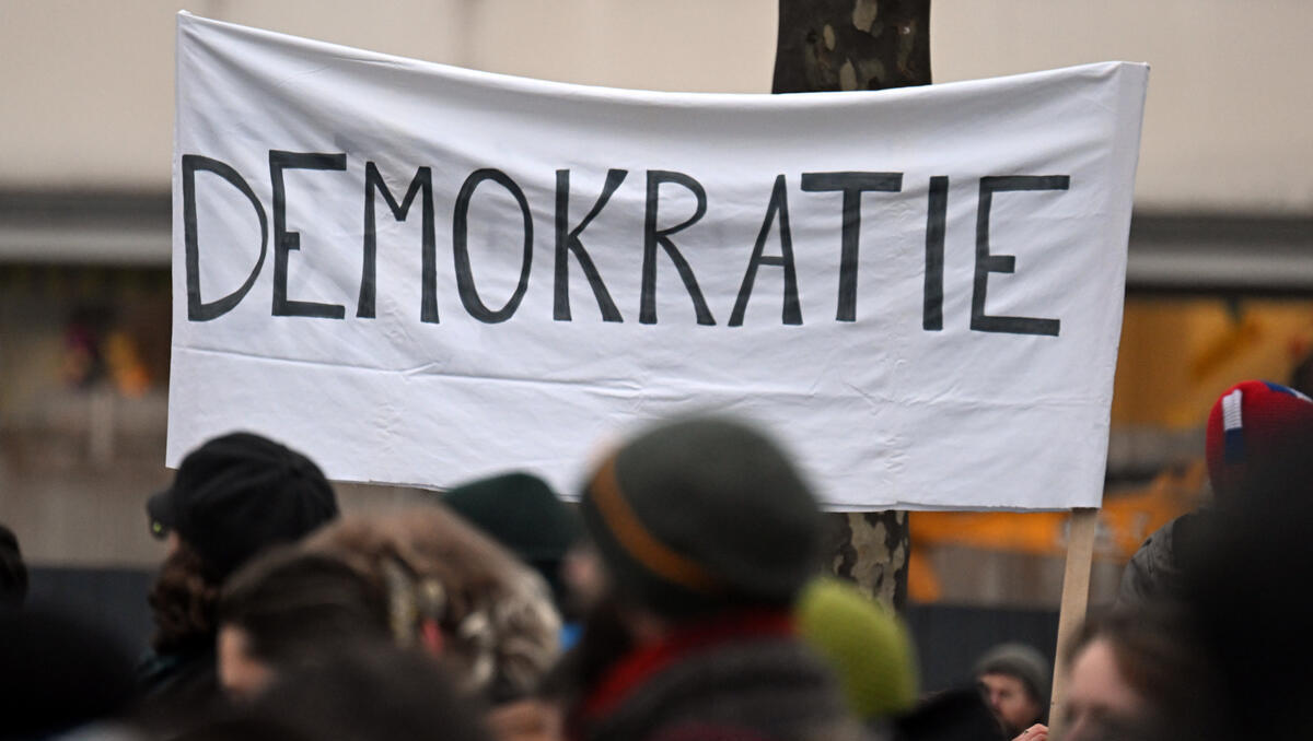 Studie: Deutsche vertrauen Demokratie – aber mit Zweifel