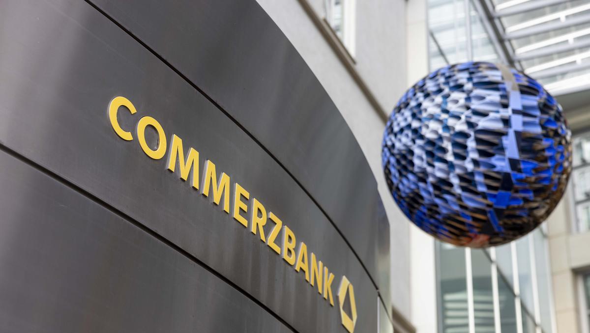 Commerzbank: Aktie fällt nach Kursrallye - Unicredit-Übernahme stockt