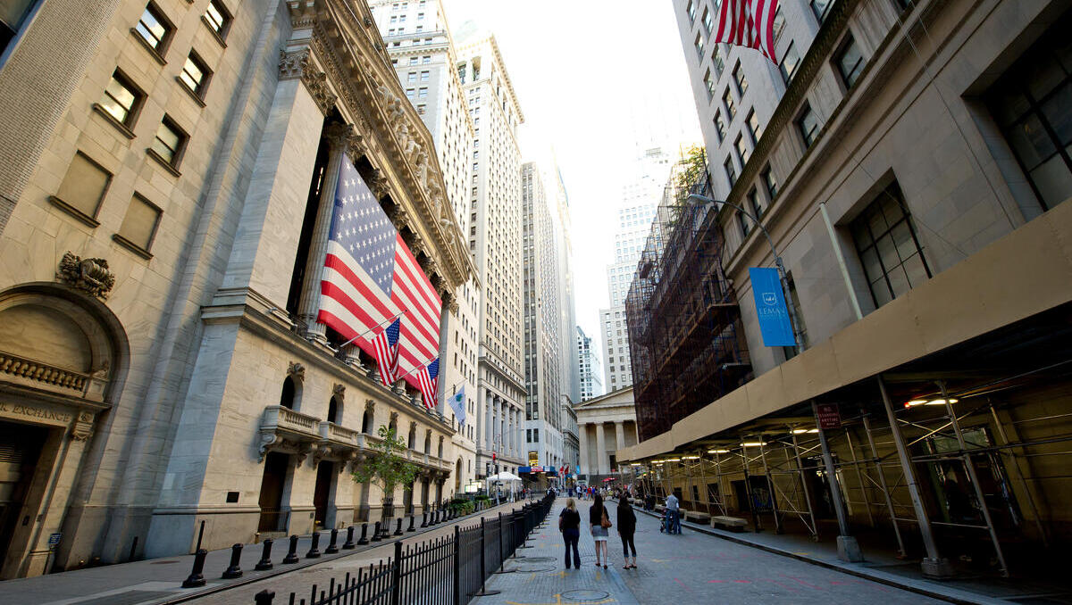 Wölfe der Wall Street: US-Börsen zwischen Rekorden und Unsicherheiten – steigt der Goldpreis auf 5.000 Dollar?