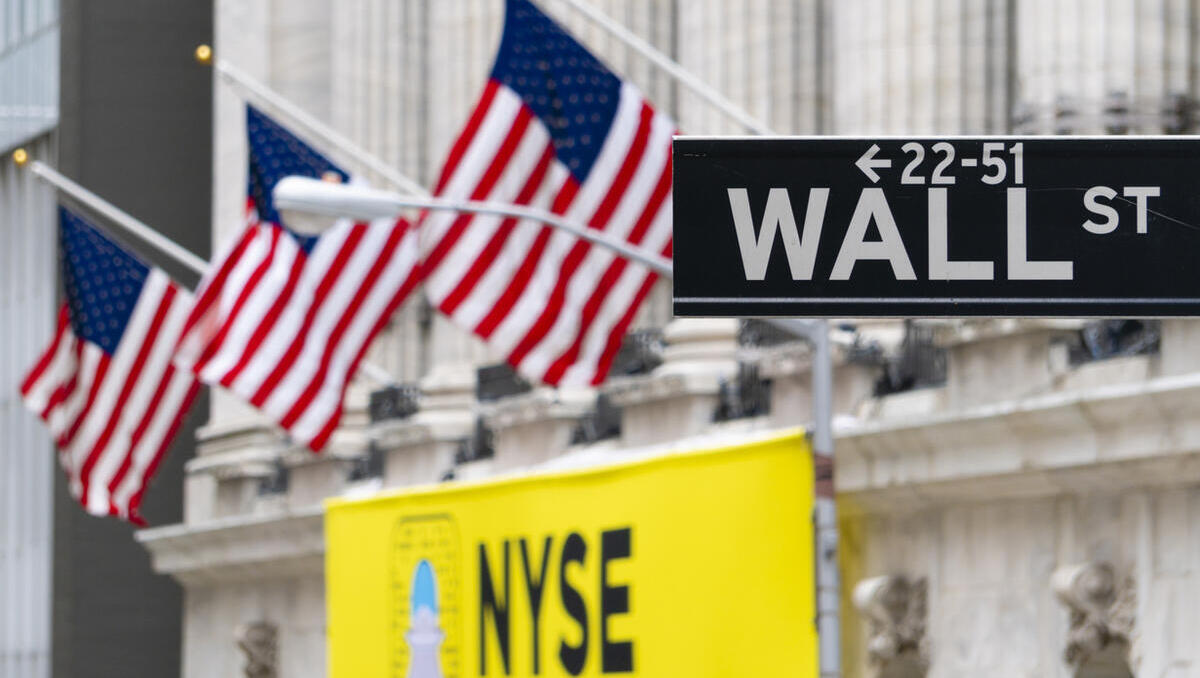 US-Börsen: US-Aktien steuern mit Gewinnen auf das Jahresende zu, Goldpreis erreicht neues Rekordhoch