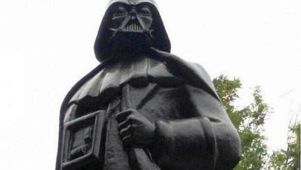 Ukraine baut Lenin-Denkmal zu Darth-Vader-Statue um