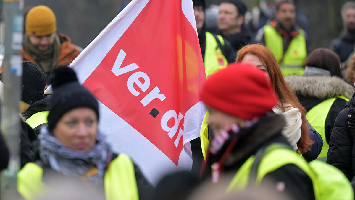 Verdi-Warnstreik bremst Pendler aus: Wirtschaft warnt vor Folgen