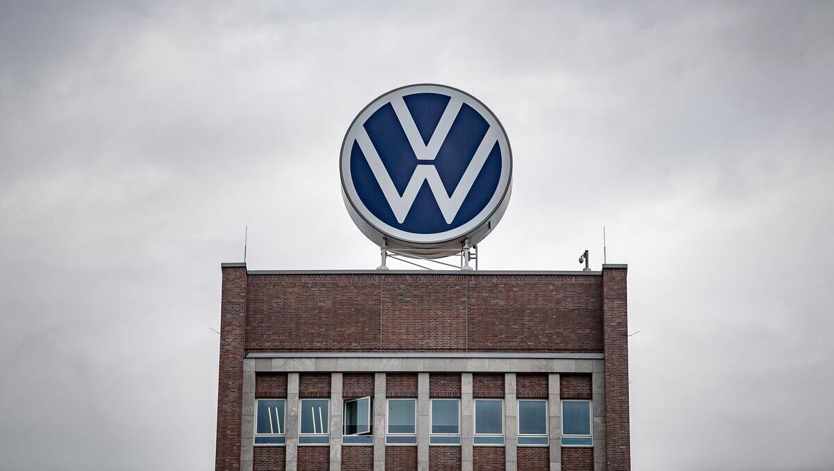 VW-Aktie dreht ins Plus trotz schwacher Zahlen und gesenkter Prognose – die Hintergründe