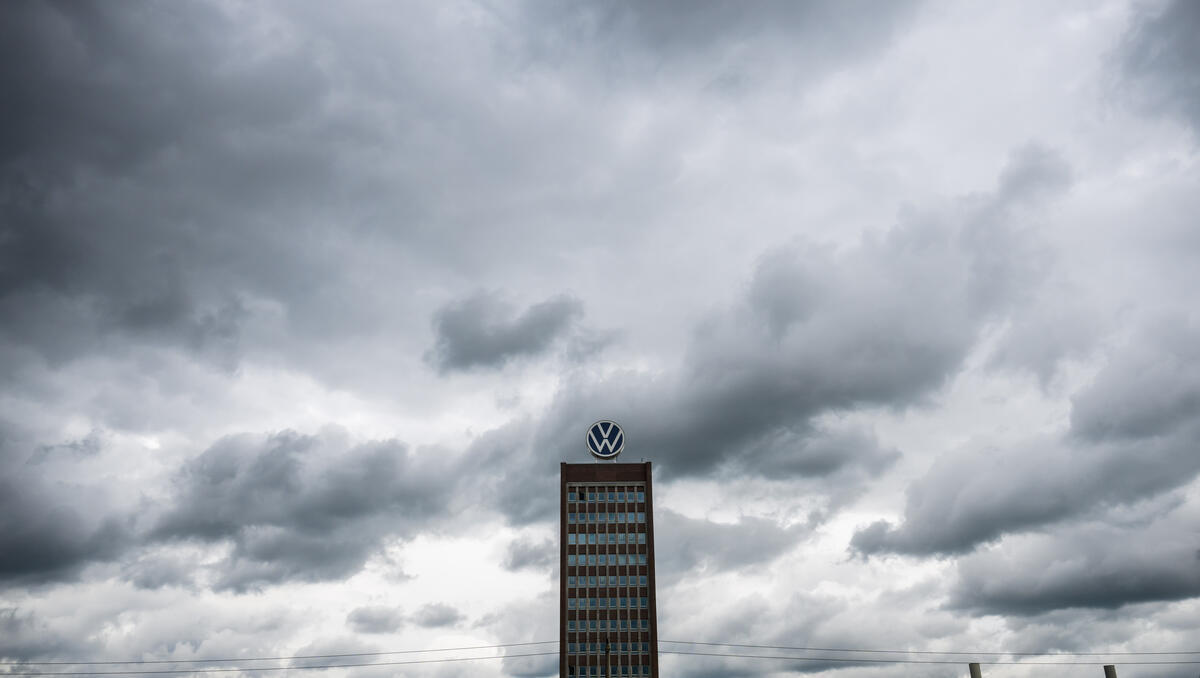VW-Aktie im Fokus: Milliardenverlust bei VW – es läuft noch schlechter als gedacht