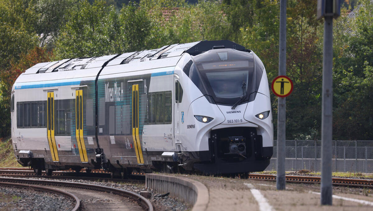 Bayern startet 2026 Testbetrieb von Wasserstoffzügen – sinnvoll oder nur teuer?